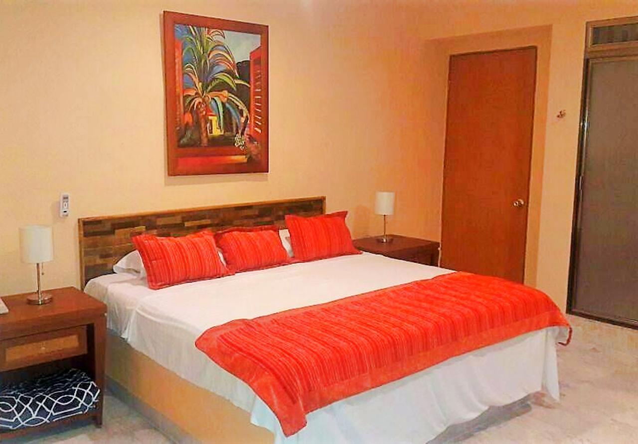 Hotel Versalles Suites Канкун Экстерьер фото