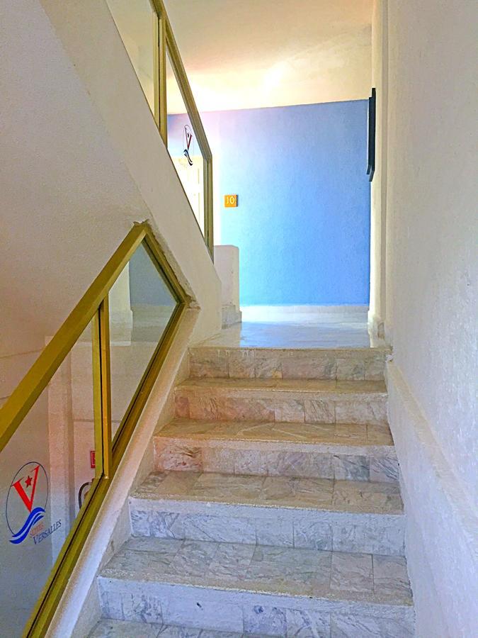 Hotel Versalles Suites Канкун Экстерьер фото
